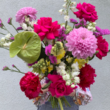Laden Sie das Bild in den Galerie-Viewer, A bunch of love